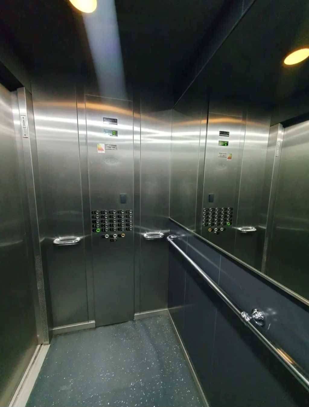 Продажа 3-комнатной квартиры 98 м², Днепровская наб., 15К