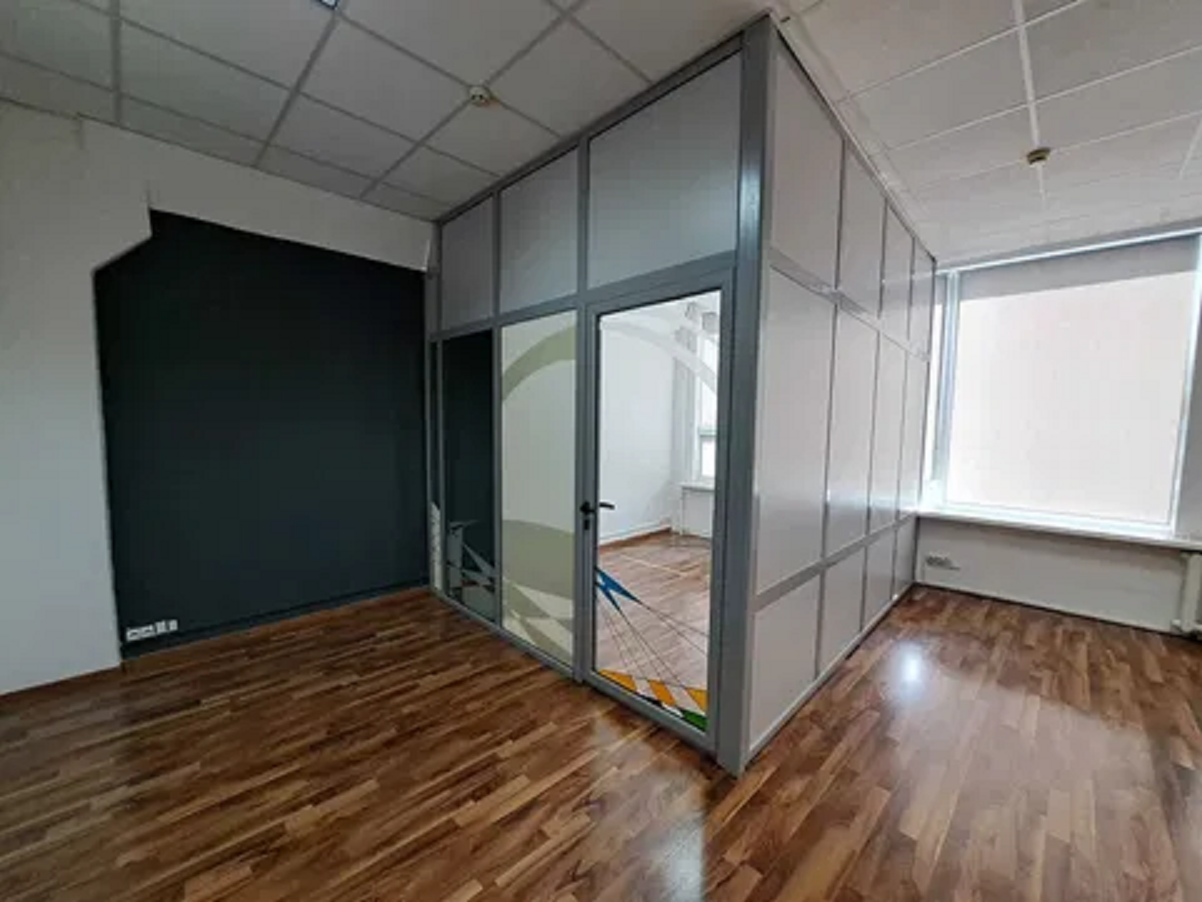 Аренда офиса 35 м², Евгения Сверстюка ул., 11Б