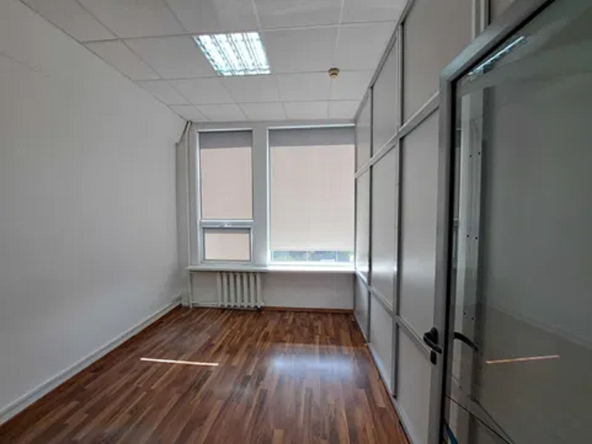 Аренда офиса 35 м², Евгения Сверстюка ул., 11Б