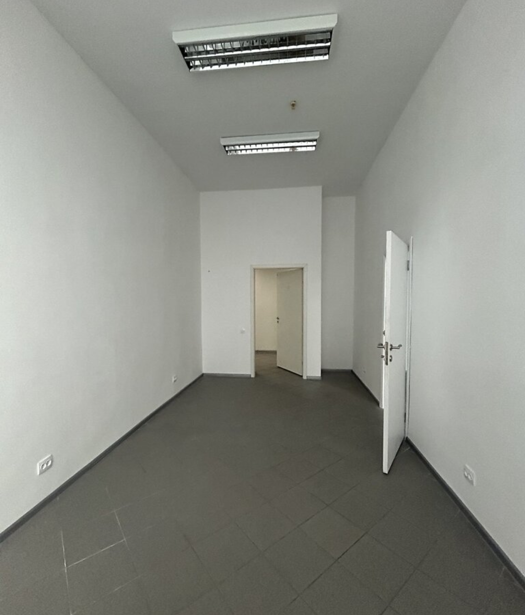 Аренда офиса 37 м², Евгения Сверстюка ул., 17