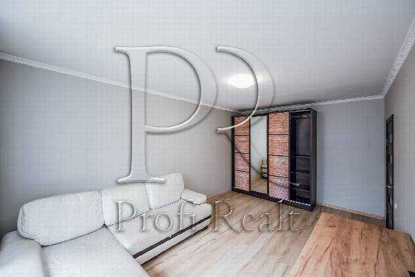 Продажа 1-комнатной квартиры 38 м², Оболонский просп., 25