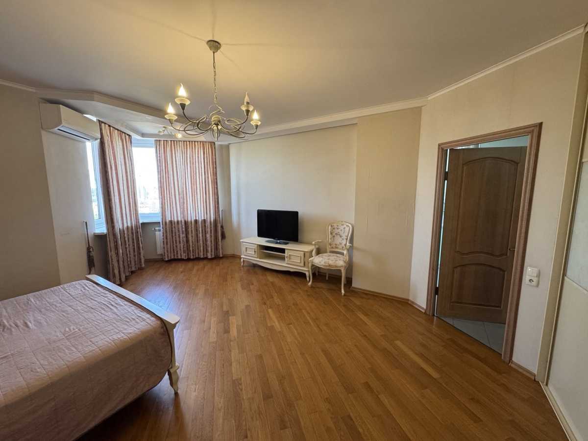 Продажа 2-комнатной квартиры 65 м², Саперно-Слободская ул., 22