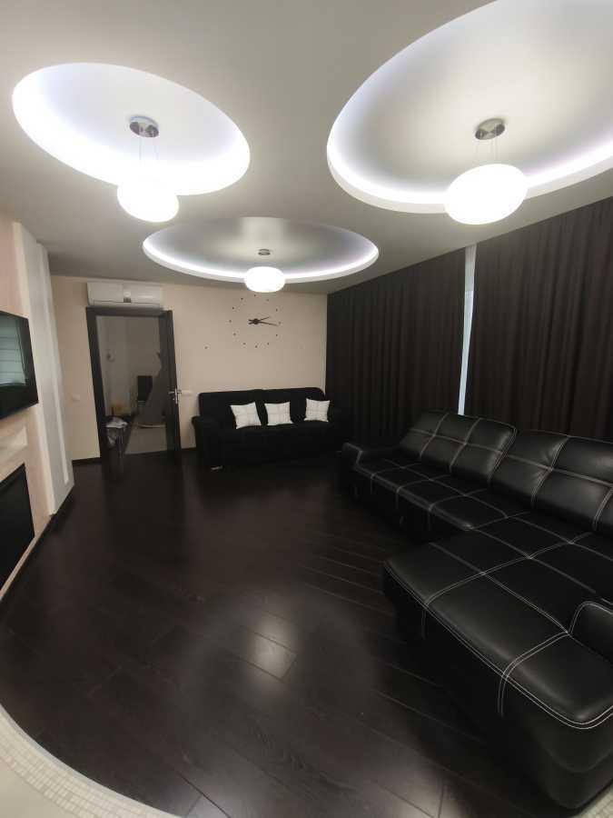 Продажа 5-комнатной квартиры 164 м², Кобзаря бул., 2