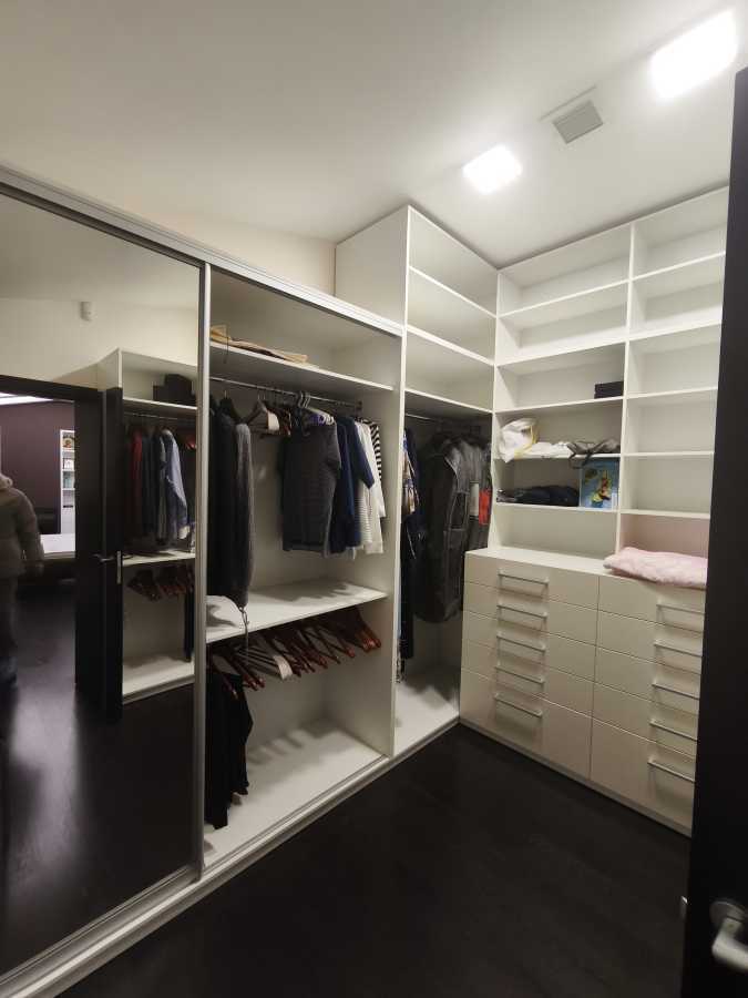 Продажа 5-комнатной квартиры 164 м², Кобзаря бул., 2