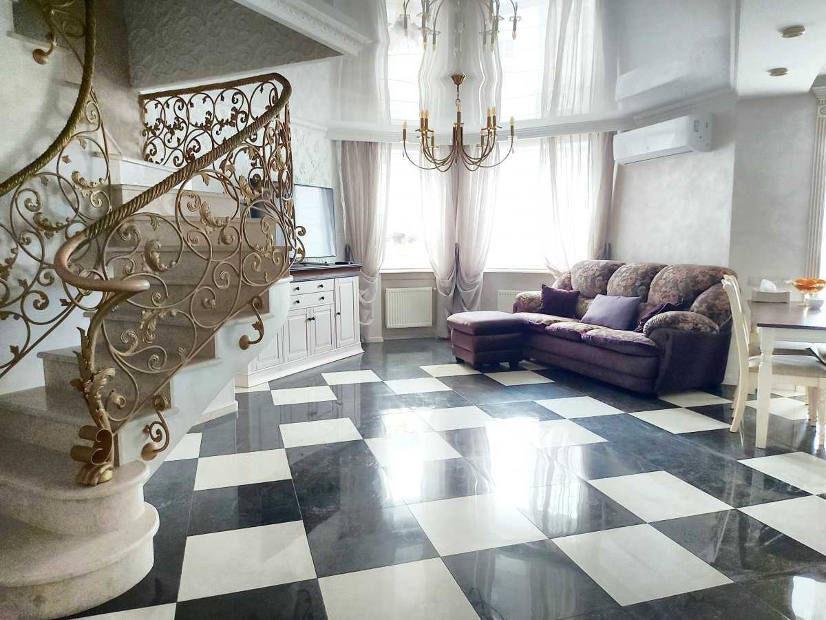 Продаж 4-кімнатної квартири 166 м², Боголюбова вул., 16