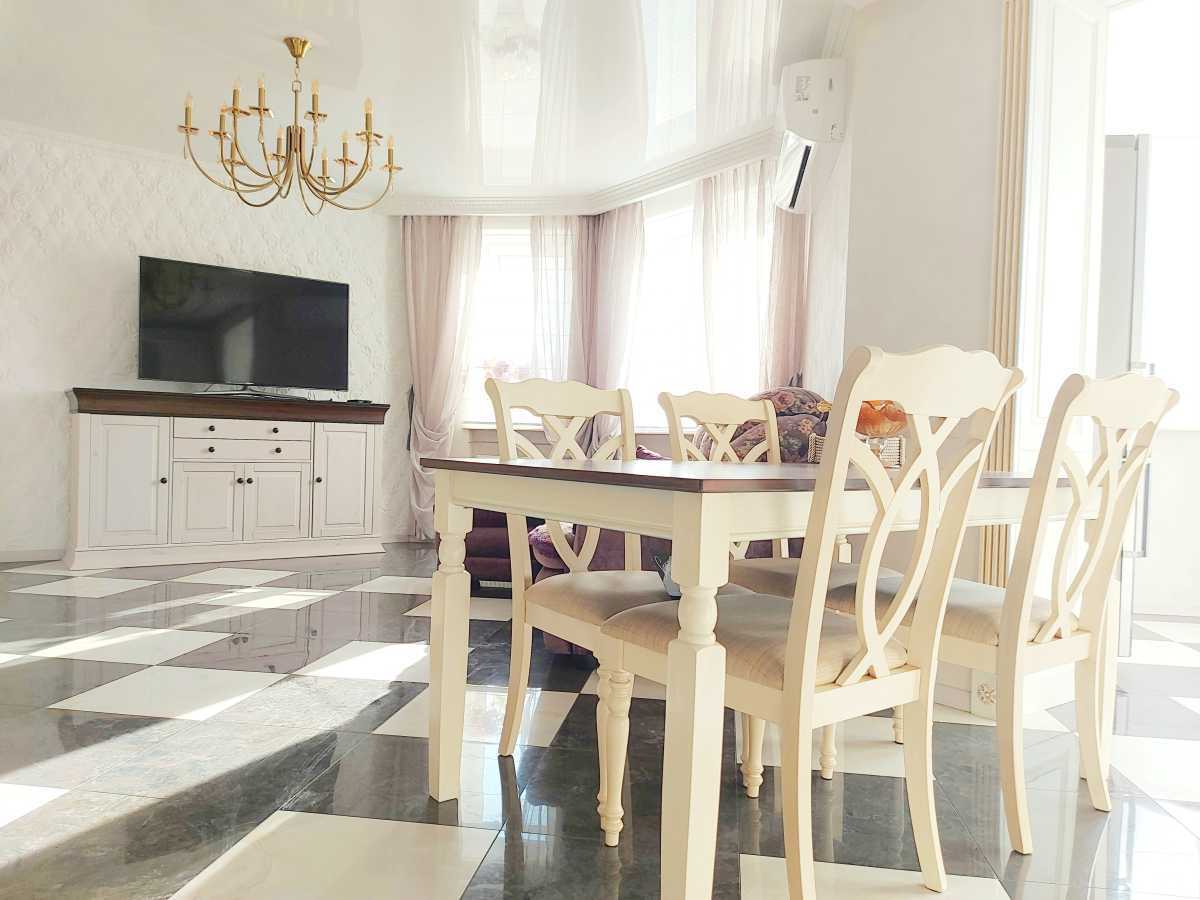 Продаж 4-кімнатної квартири 166 м², Боголюбова вул., 16