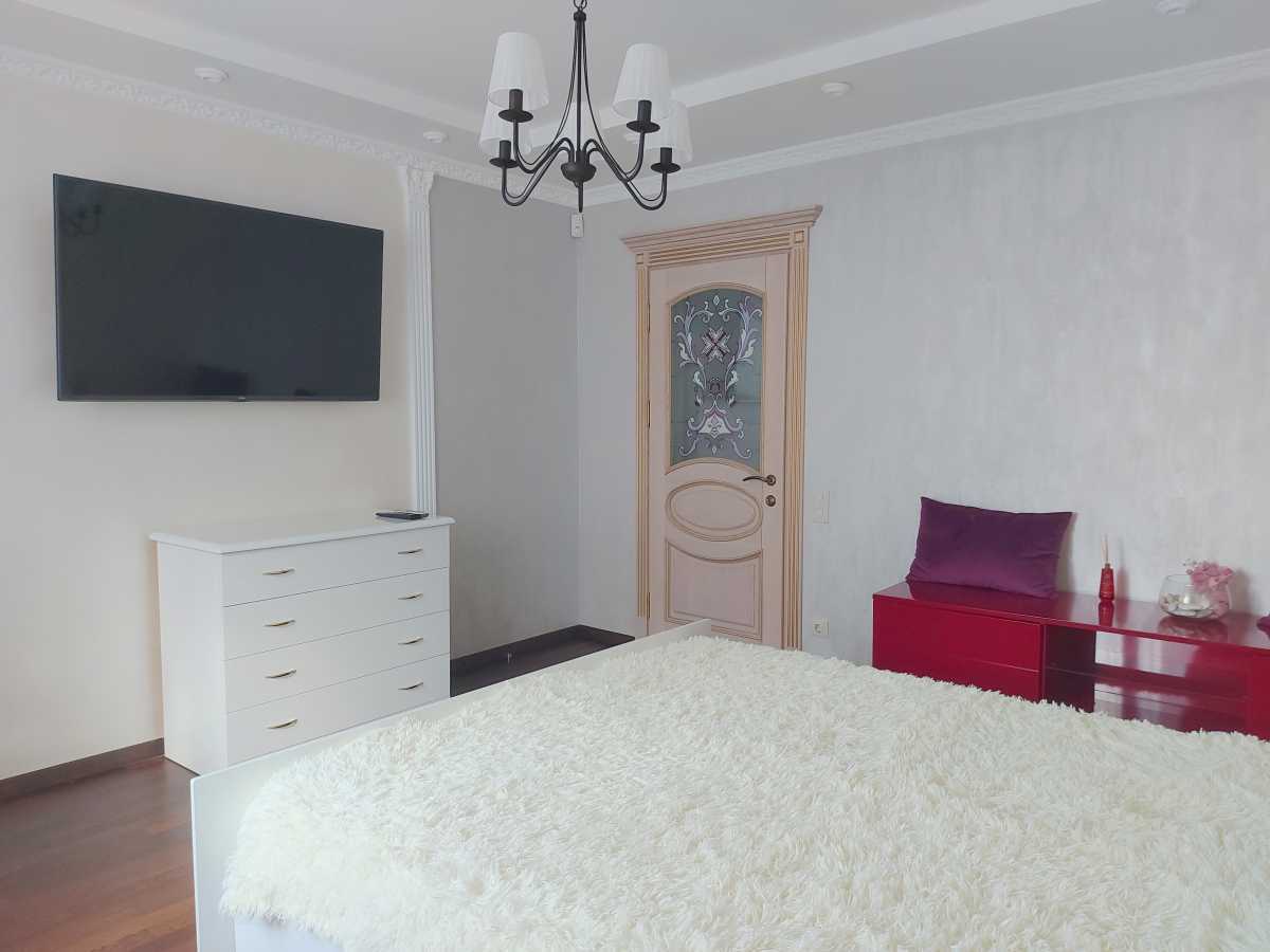 Продаж 4-кімнатної квартири 166 м², Боголюбова вул., 16