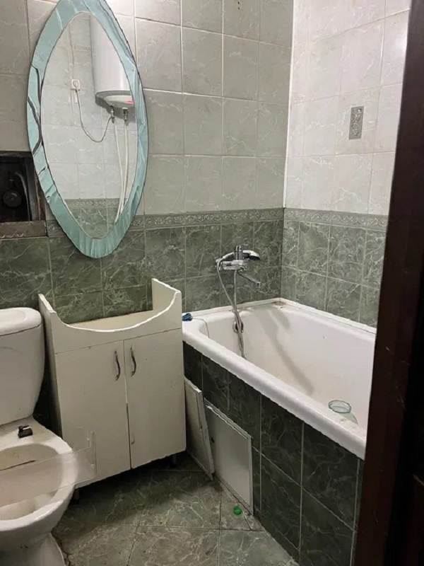 Продаж 2-кімнатної квартири 44 м², Космонавтов вул.