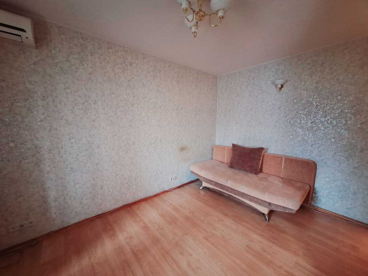 Продаж 1-кімнатної квартири 32 м², Лесі Українки бул., 30
