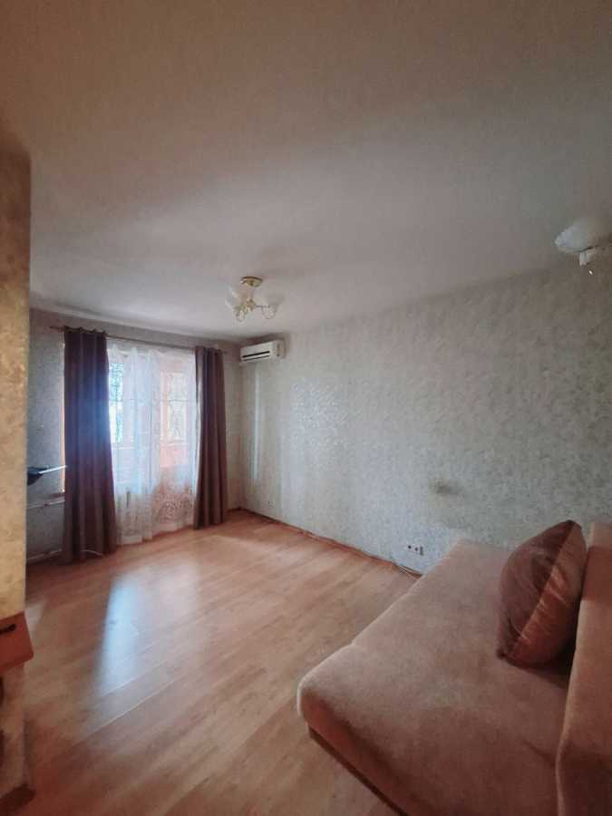 Продаж 1-кімнатної квартири 32 м², Лесі Українки бул., 30