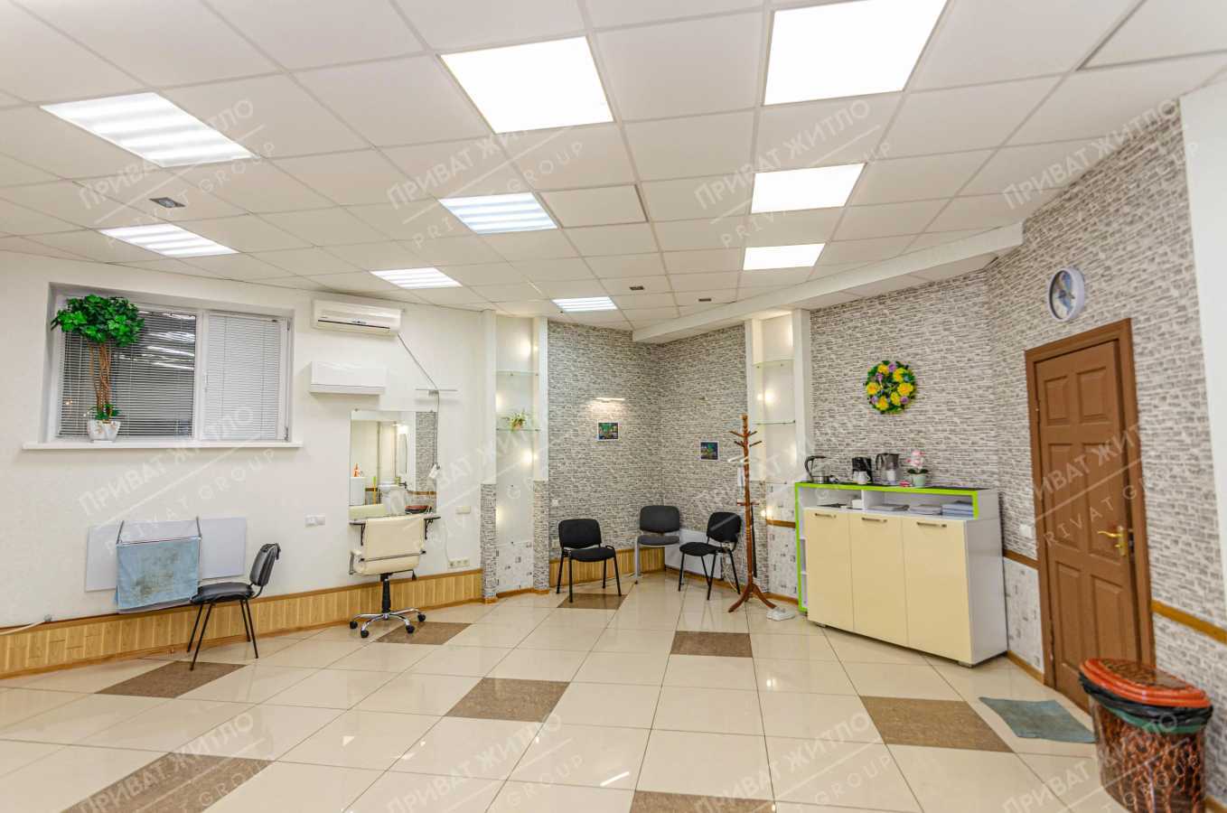 Продаж приміщення вільного призначення 143.3 м², Соборності вул., 61