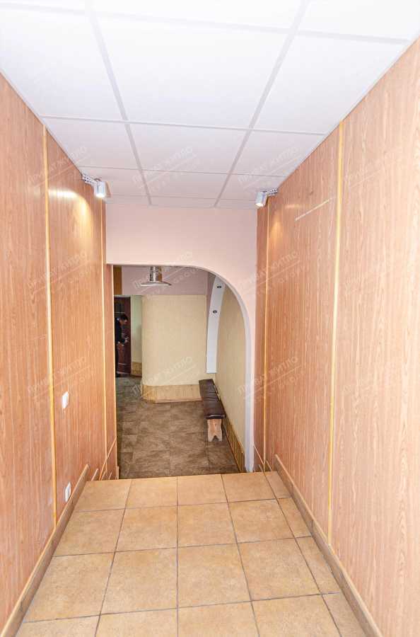 Продаж приміщення вільного призначення 143.3 м², Соборності вул., 61
