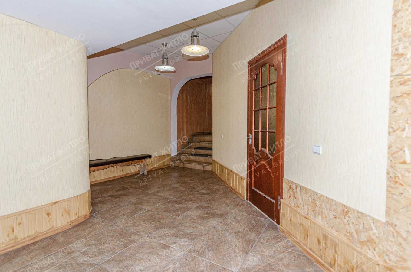 Продаж приміщення вільного призначення 143.3 м², Соборності вул., 61