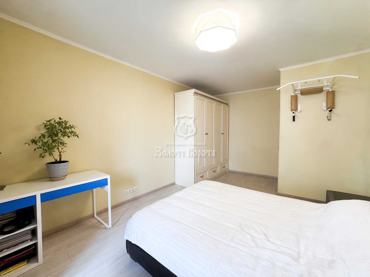 Продажа 3-комнатной квартиры 94 м², Михаила Донца ул., Драгоманова, 1Г