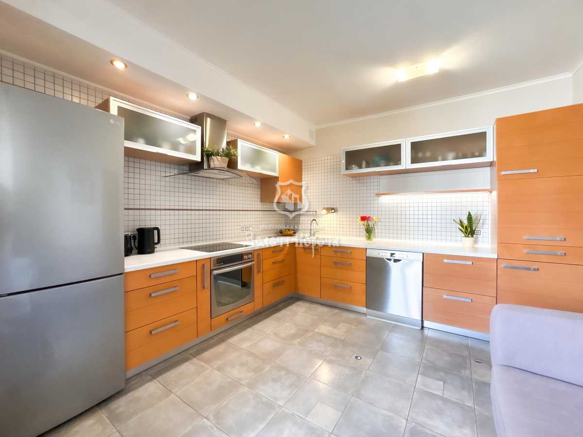 Продажа 3-комнатной квартиры 94 м², Михаила Донца ул., Драгоманова, 1Г