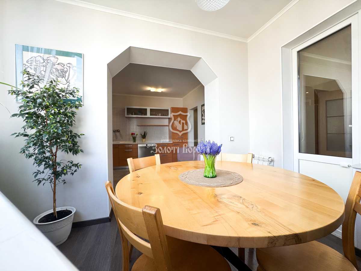 Продажа 3-комнатной квартиры 94 м², Михаила Донца ул., Драгоманова, 1Г