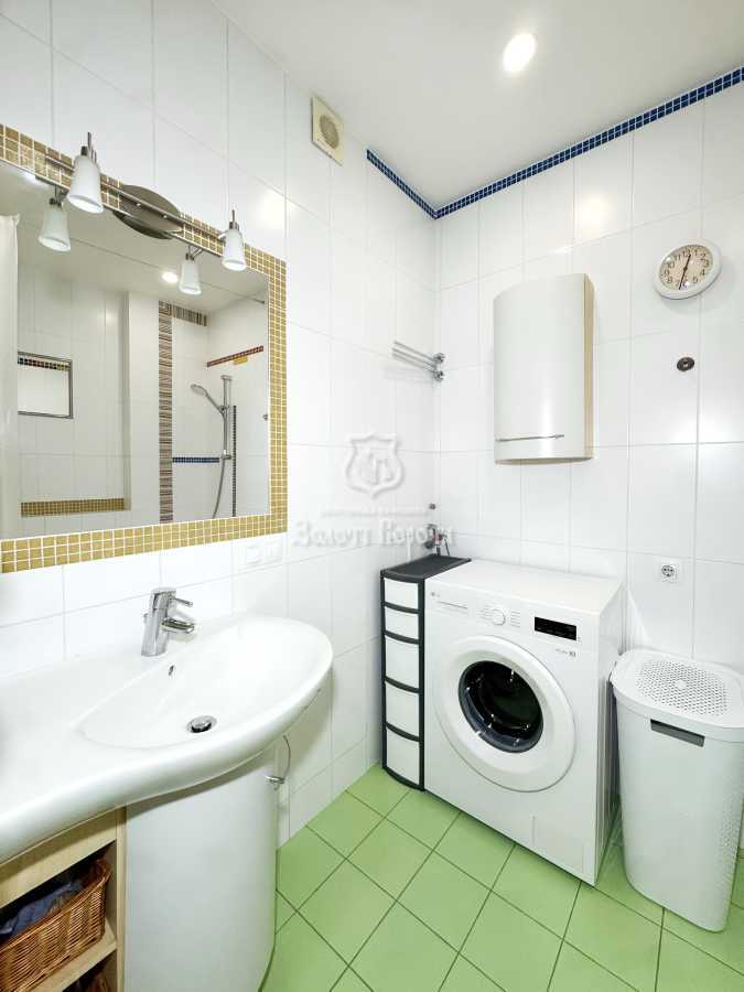 Продажа 3-комнатной квартиры 94 м², Михаила Донца ул., Драгоманова, 1Г