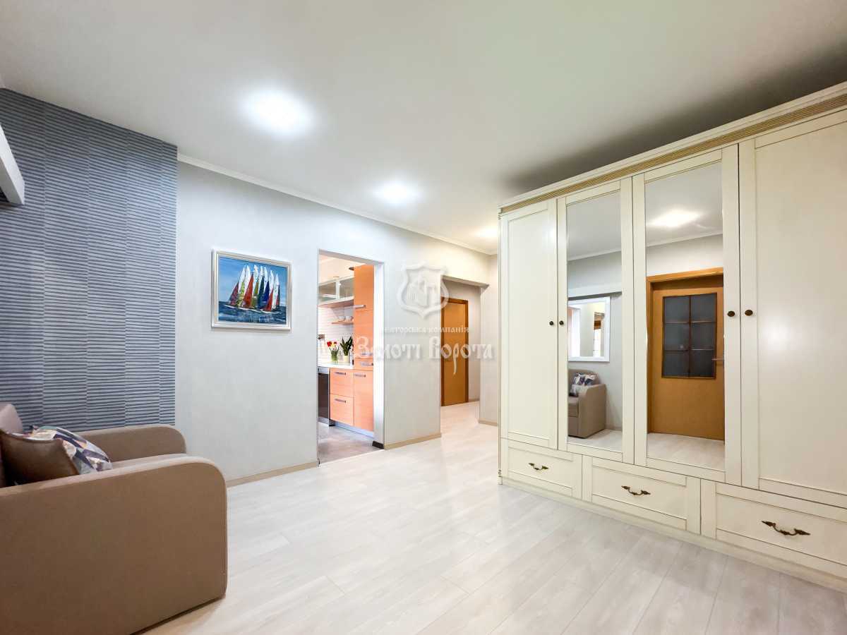 Продажа 3-комнатной квартиры 94 м², Михаила Донца ул., Драгоманова, 1Г