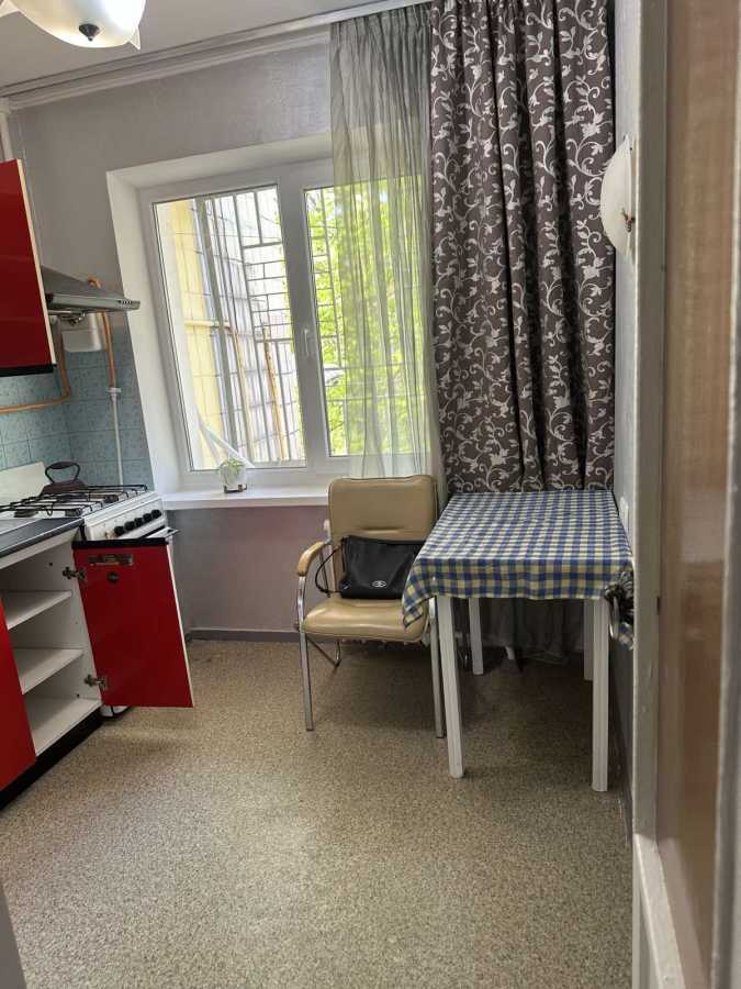 Оренда 1-кімнатної квартири 38 м², Єреванська вул., 13к1