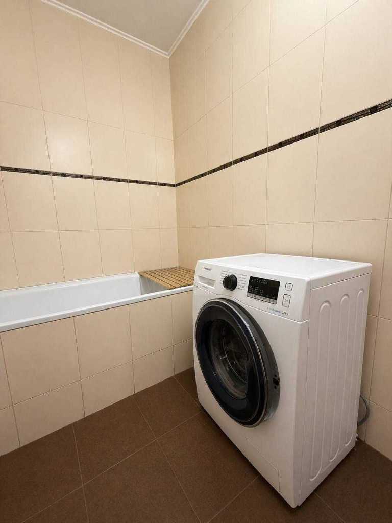 Продажа 3-комнатной квартиры 74.8 м², Ревуцкого ул., 44