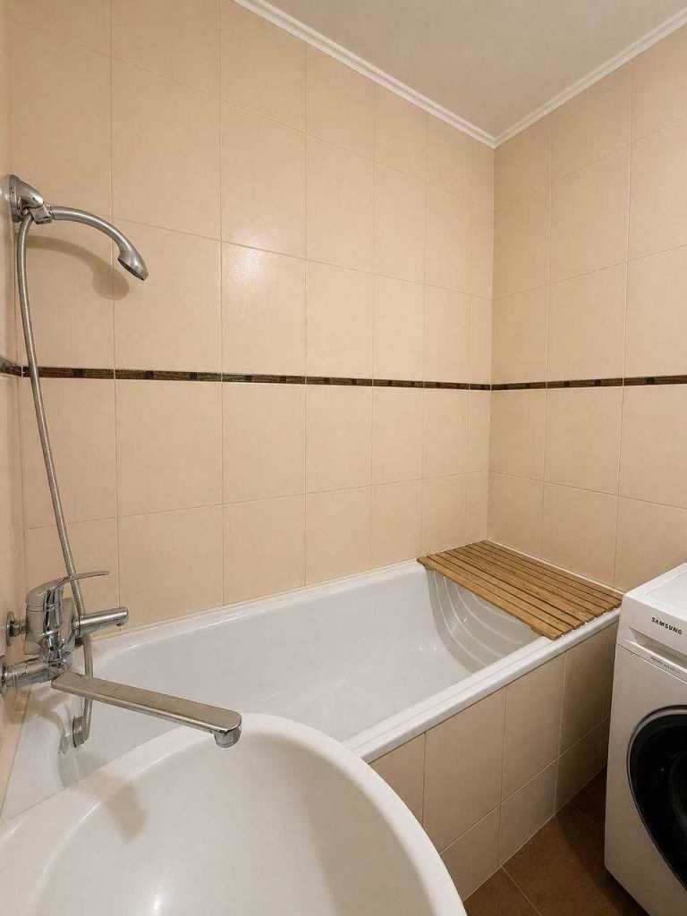 Продажа 3-комнатной квартиры 74.8 м², Ревуцкого ул., 44