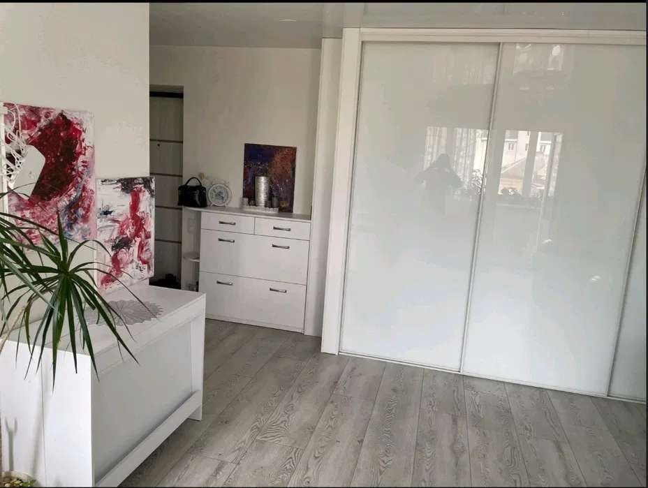 Продаж 2-кімнатної квартири 45 м², Харківське шосе, 9