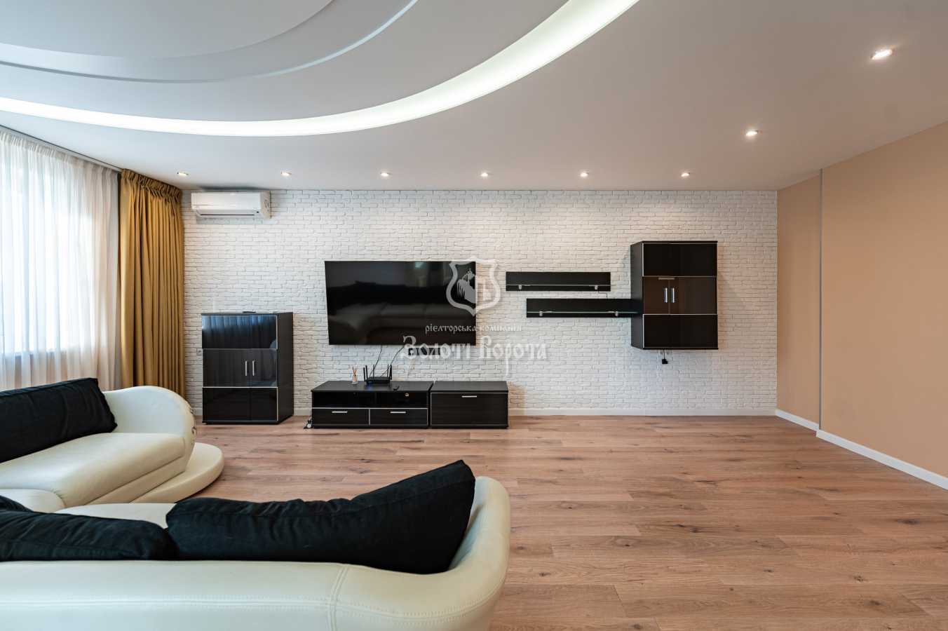 Продаж 3-кімнатної квартири 119.8 м², Автозаводська вул., 29А