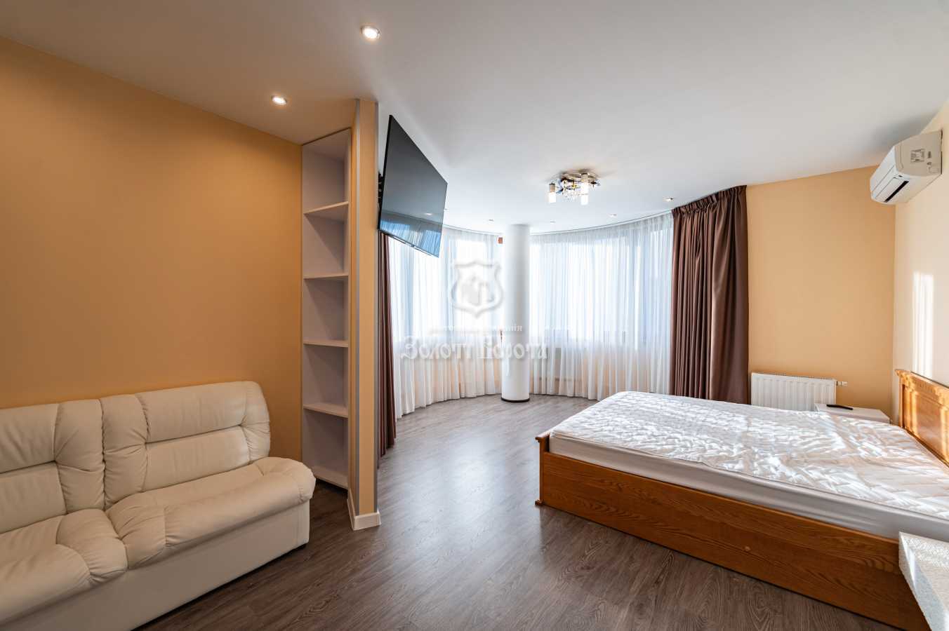Продаж 3-кімнатної квартири 119.8 м², Автозаводська вул., 29А