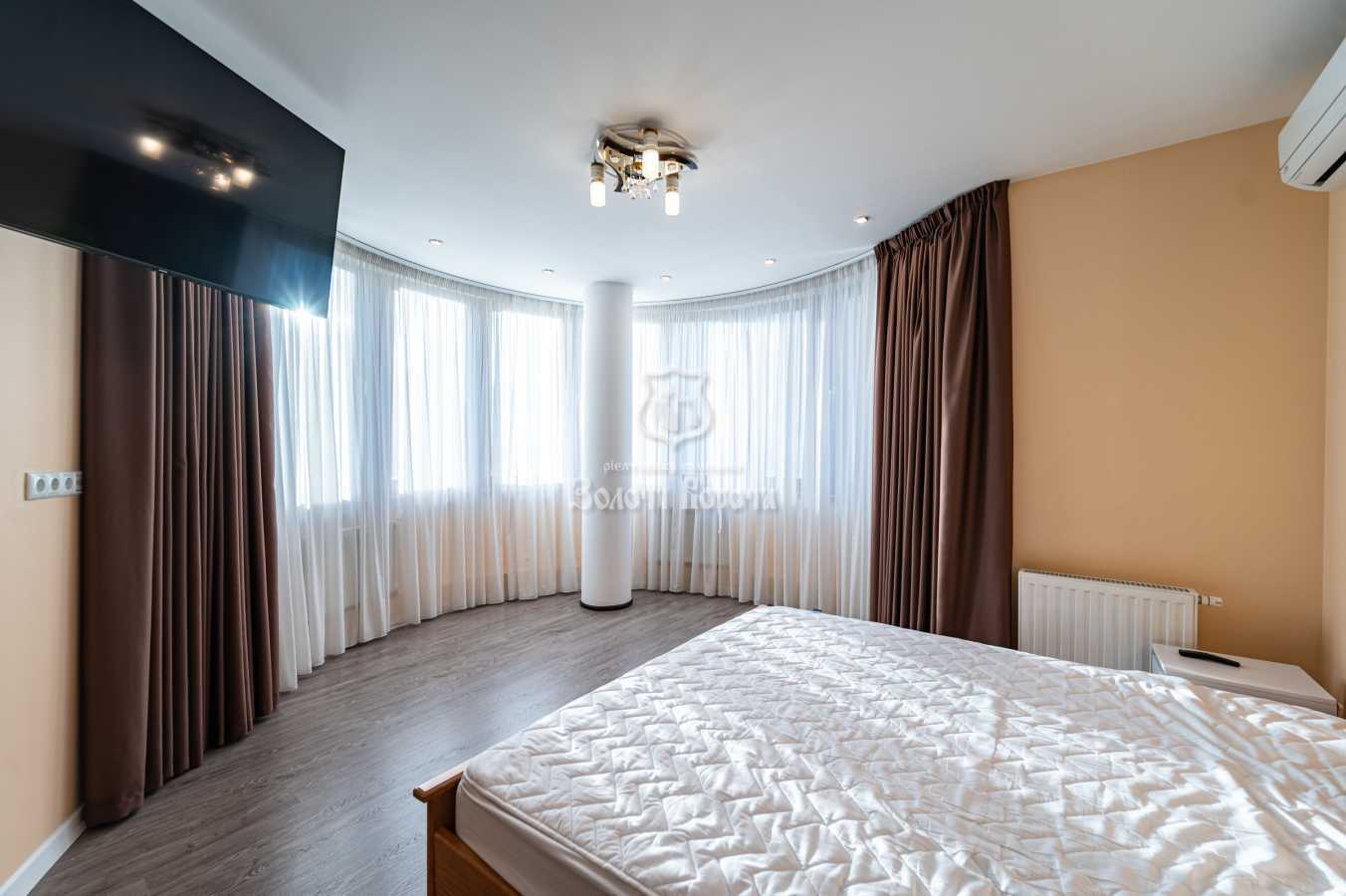 Продаж 3-кімнатної квартири 119.8 м², Автозаводська вул., 29А