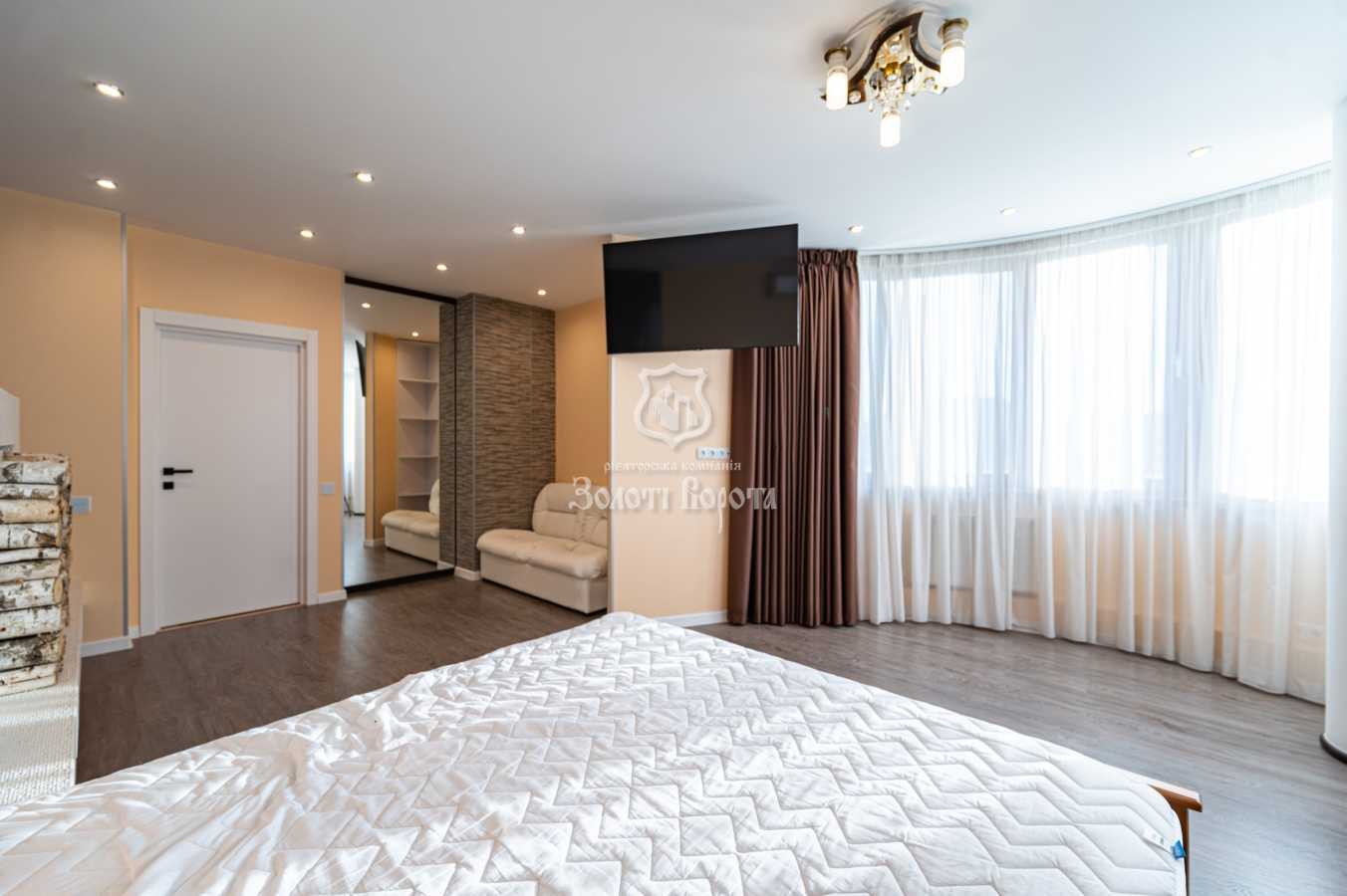 Продаж 3-кімнатної квартири 119.8 м², Автозаводська вул., 29А