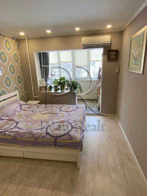 Продажа 2-комнатной квартиры 47 м², Павла Тычины просп., 22А