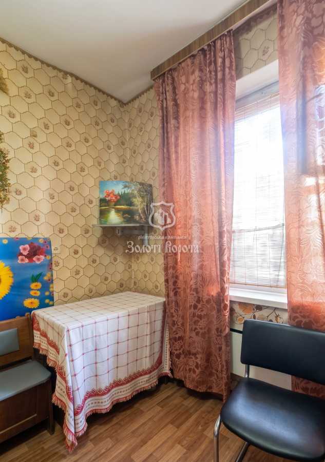 Продаж 3-кімнатної квартири 70.6 м², Машинобудівельників, 9