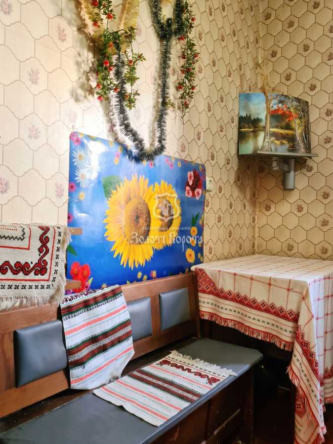 Продаж 3-кімнатної квартири 70.6 м², Машинобудівельників, 9