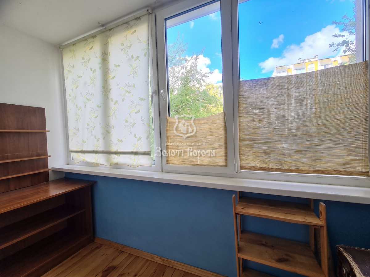 Продаж 3-кімнатної квартири 70.6 м², Машинобудівельників, 9