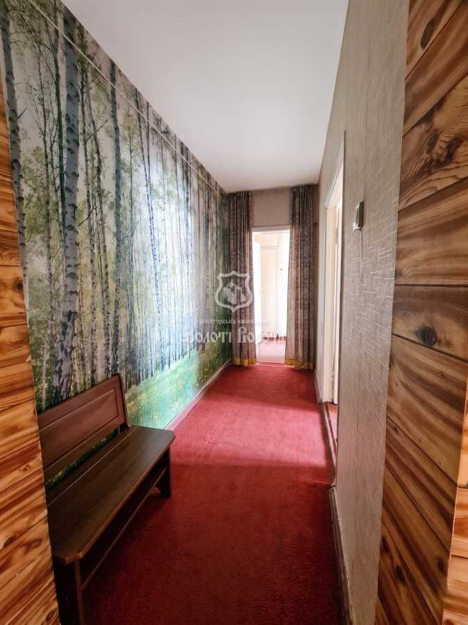 Продаж 3-кімнатної квартири 70.6 м², Машинобудівельників, 9