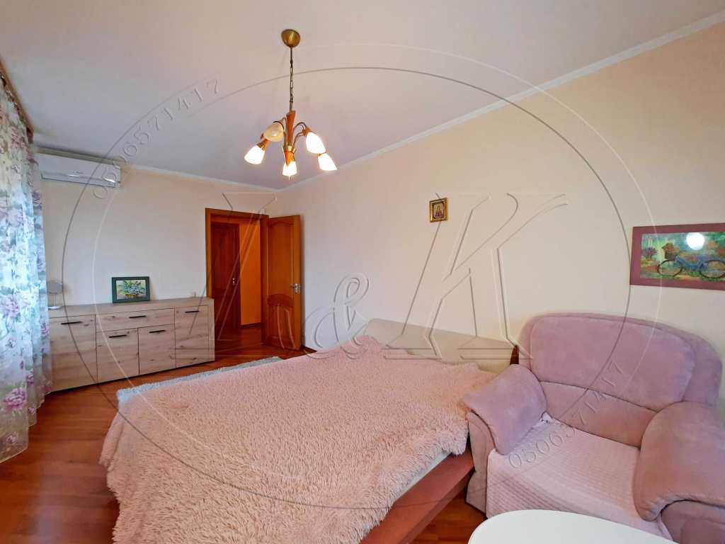Продажа 3-комнатной квартиры 69 м², Генерала Наумова ул., 31А