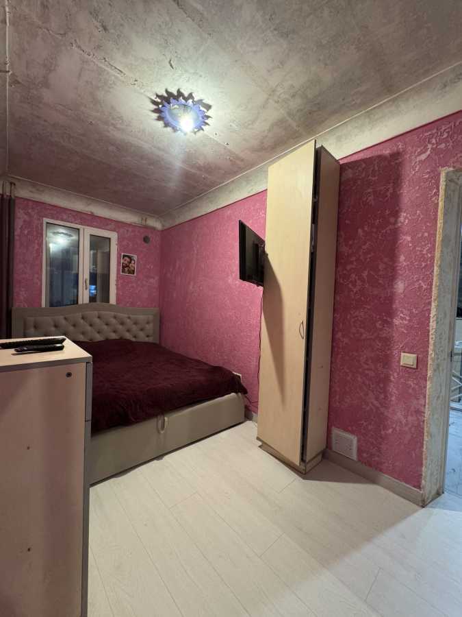Продаж 3-кімнатної квартири 50.4 м², Вітряні Гори вул.