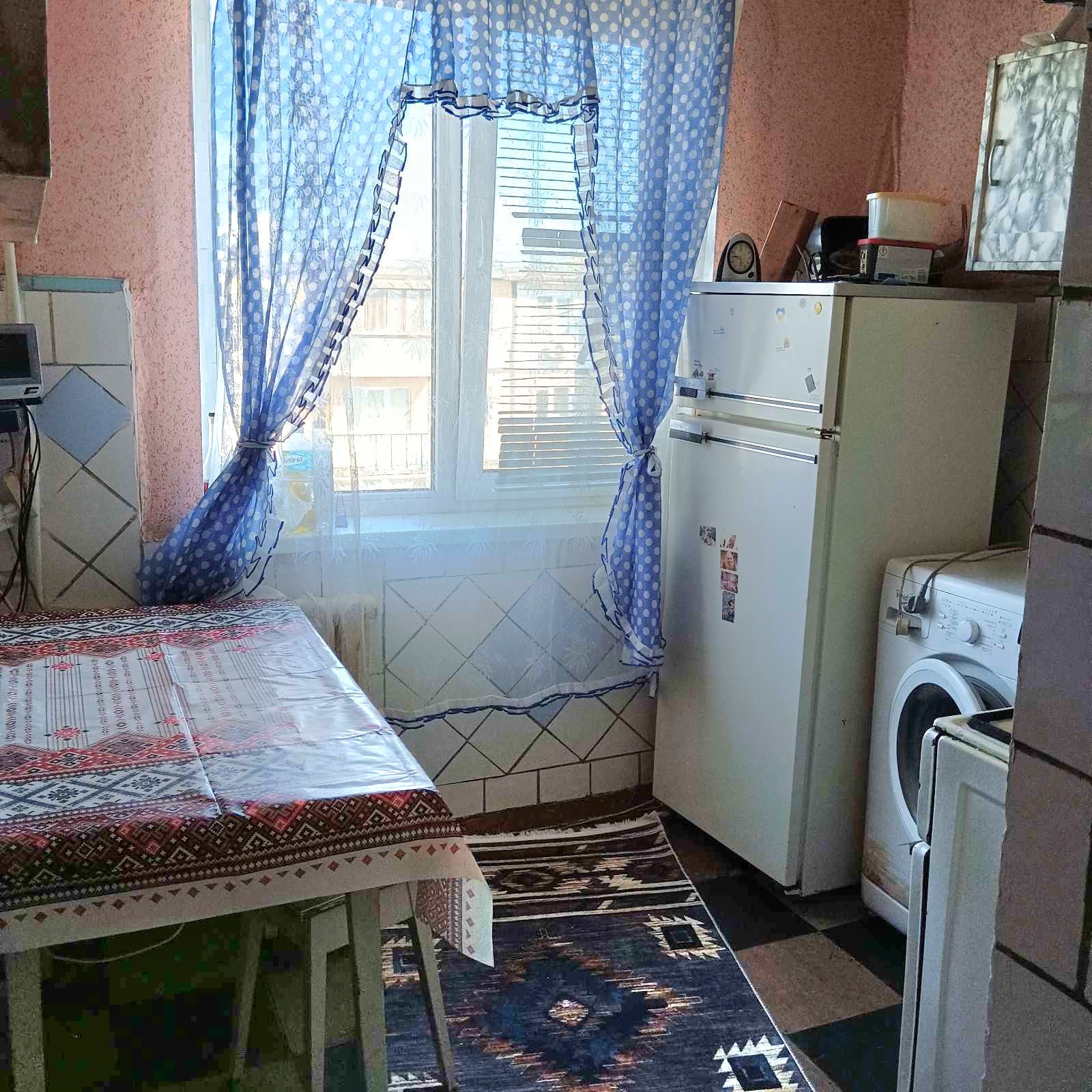 Аренда 3-комнатной квартиры 57 м², Батумская ул.