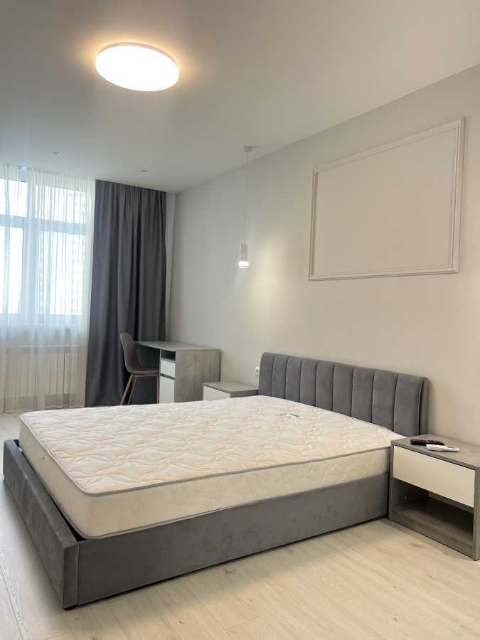 Оренда 1-кімнатної квартири 50 м², Микільсько-Слобідська вул., 10