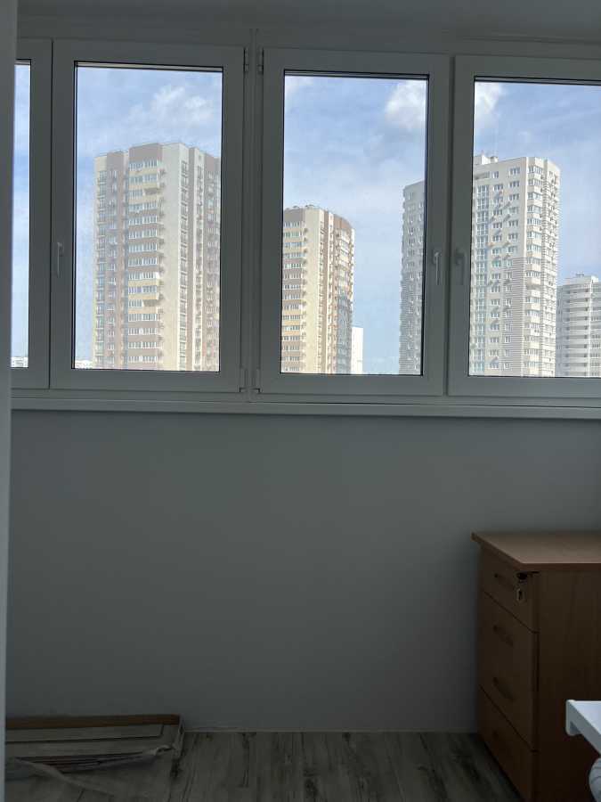 Оренда 1-кімнатної квартири 50 м², Микільсько-Слобідська вул., 10