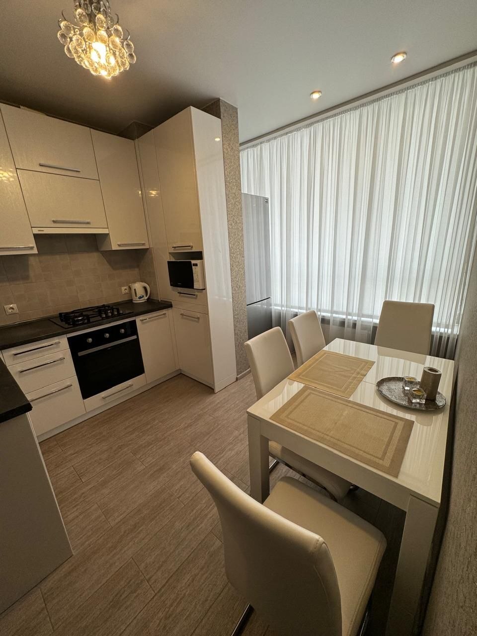 Продаж 1-кімнатної квартири 38 м², Практична вул., 4