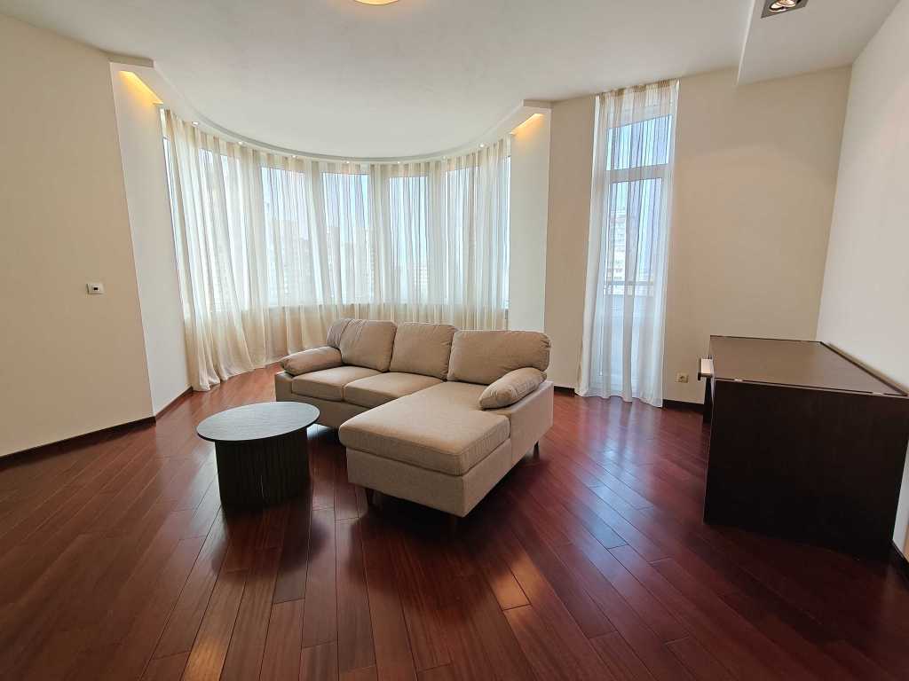 Аренда 2-комнатной квартиры 95 м², Молдавская ул., 2