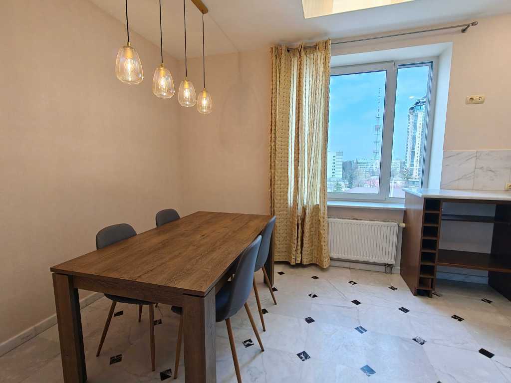 Аренда 2-комнатной квартиры 95 м², Молдавская ул., 2