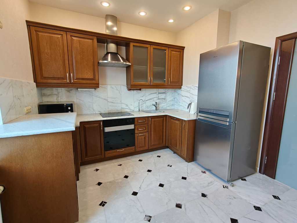 Аренда 2-комнатной квартиры 95 м², Молдавская ул., 2