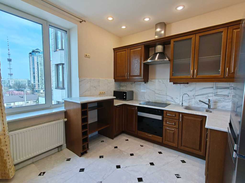 Аренда 2-комнатной квартиры 95 м², Молдавская ул., 2