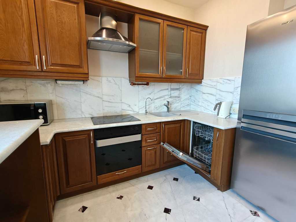 Аренда 2-комнатной квартиры 95 м², Молдавская ул., 2