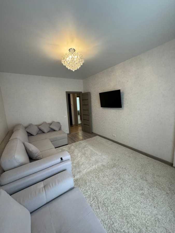 Продаж 1-кімнатної квартири 38 м², Практична вул., 4