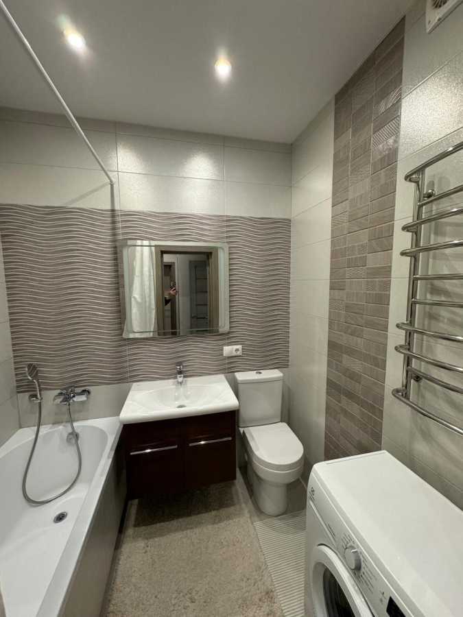 Продаж 1-кімнатної квартири 38 м², Практична вул., 4