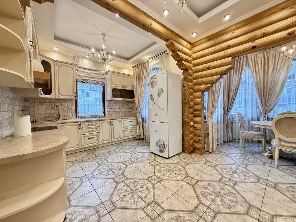 Оренда будинку 300 м², Радистів вул.