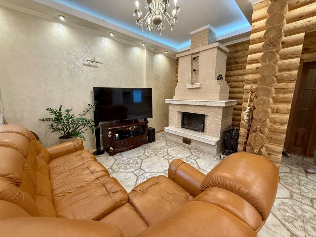 Оренда будинку 300 м², Радистів вул.